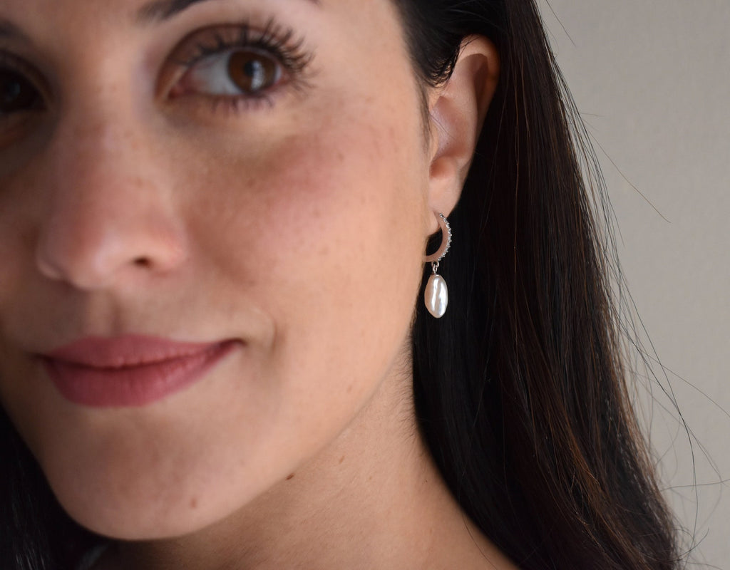 Silver earrings with fresh water pearl - Vermeil jewelry - Piper and Pearl - Dainty handmade jewelry made in Montreal 