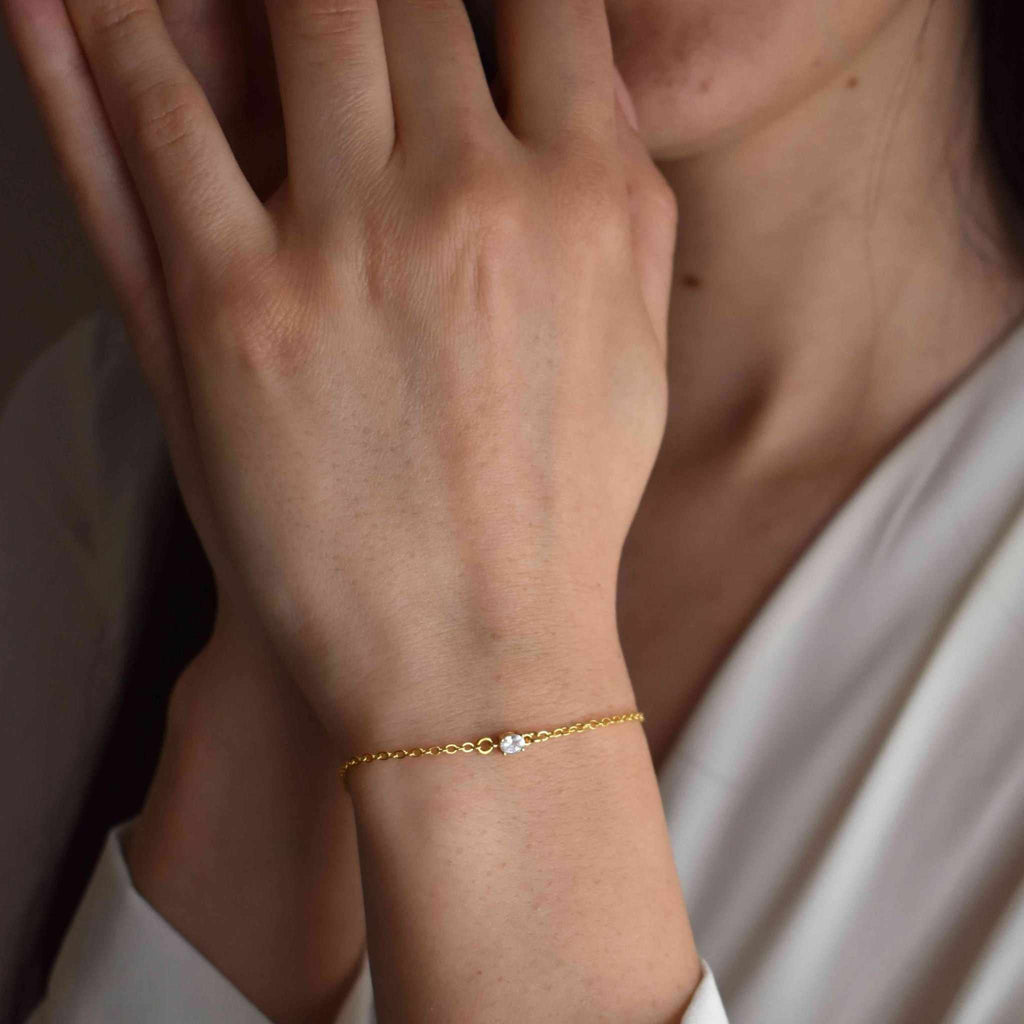 Jackie Bracelet- Dainty Handmade -Gold Minimalist - Modern Gift for Her - Piper and Pearl Jewelry - Montreal Canada Artisan