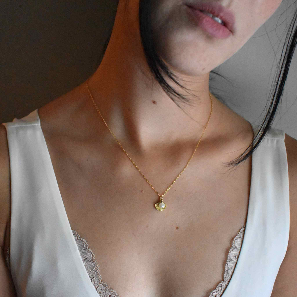 Chrissy Necklace- Dainty Handmade -Gold Minimalist - Modern Gift for Her - Piper and Pearl Jewelry - Montreal Canada Artisan