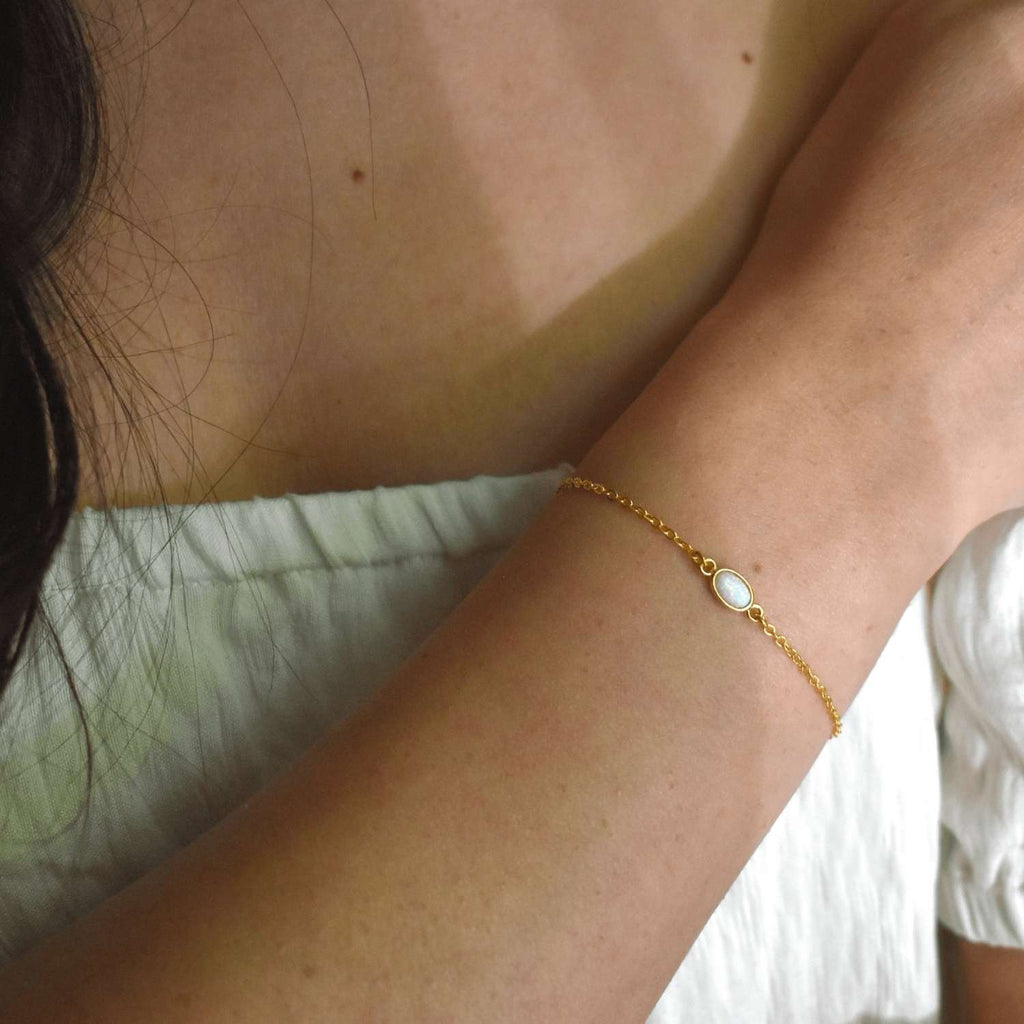 Colette Bracelet- Dainty Handmade -Gold Minimalist - Modern Gift for Her - Piper and Pearl Jewelry - Montreal Canada Artisan