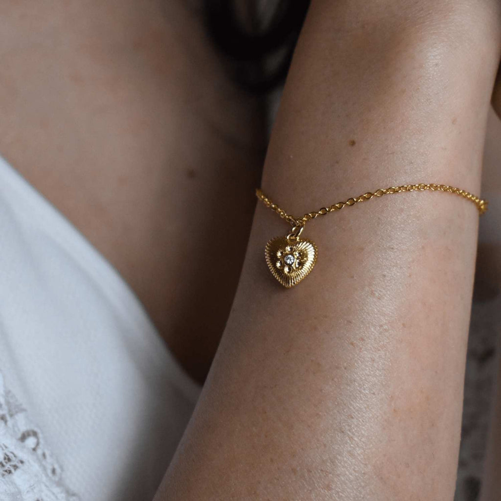 Elle Bracelet- Dainty Handmade -Gold Minimalist - Modern Gift for Her - Piper and Pearl Jewelry - Montreal Canada Artisan