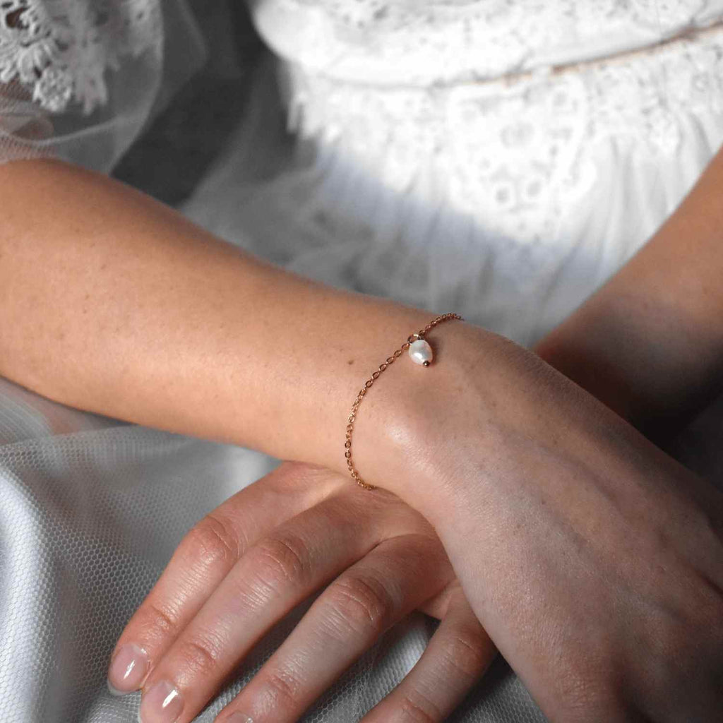 Margot Bracelet- Dainty Handmade -Gold Minimalist - Modern Gift for Her - Piper and Pearl Jewelry - Montreal Canada Artisan